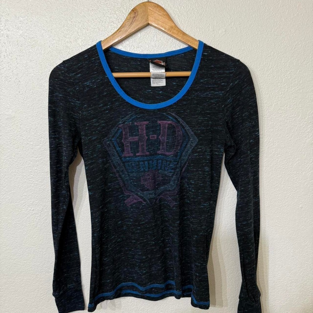 Women's Harley Davidson tagged size small with front and back hit